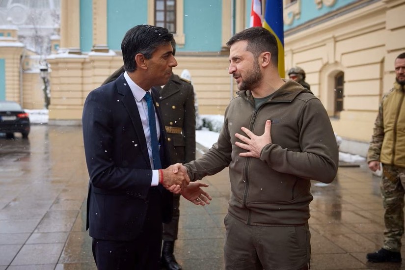 Tổng thống Ukraine Volodymyr Zelenskiy bắt tay Phiên bản chính thức của 555Win Anh Rishi Sunak chuyến thăm ng&agrave;y 19/11/2022 của nh&agrave; l&atilde;nh đạo Anh tới Kiev. Ảnh: Reuters