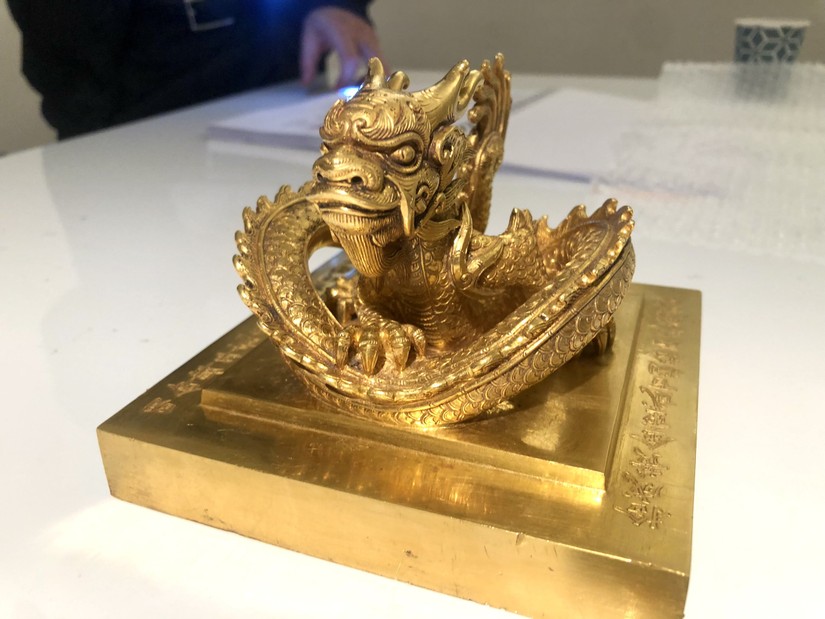 Ấn v&agrave;ng Ho&agrave;ng đế chi bảo