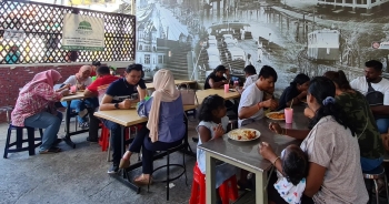 'Thực đơn tình thương' giúp người lao động giảm tải chi phí tại Malaysia