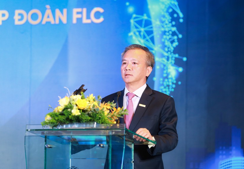 &Ocirc;ng Phan Đ&igrave;nh Tuệ nguy&ecirc;n l&agrave; Ph&oacute; tổng gi&aacute;m đốc Sacombank. Ảnh: STB