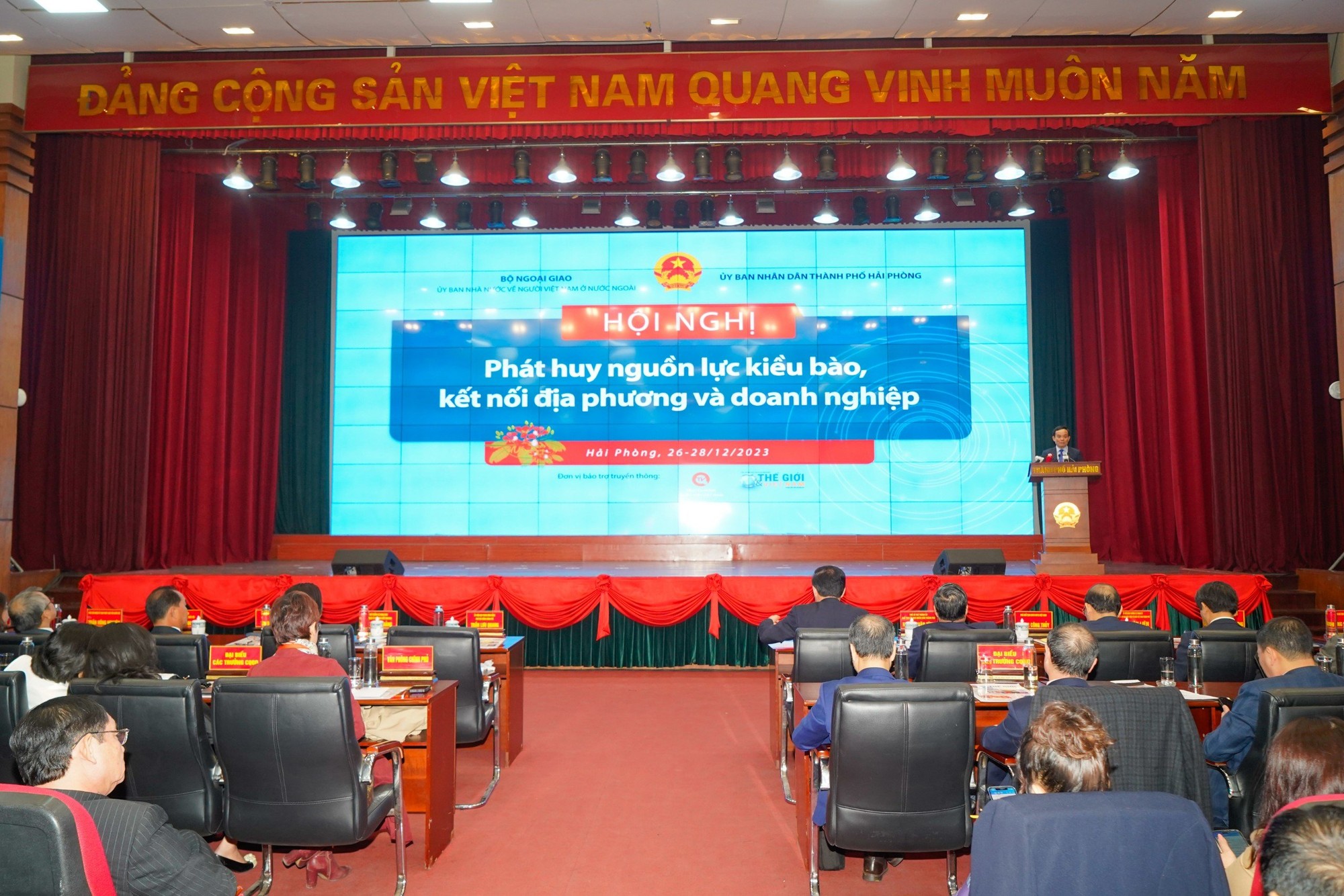 Hội nghị Ph&aacute;t huy nguồn lực kiều b&agrave;o, kết nối địa phương v&agrave; Trang Nhà Cái 555win.com - Đăng Nhập +555k do Bộ Ngoại giao &ndash; Ủy ban Nh&agrave; nước về người Việt Nam ở nước ngo&agrave;i v&agrave; UBND TP Hải Ph&ograve;ng phối hợp tổ chức, ng&agrave;y 27/12/2023. Ảnh: CTTĐT TP Hải Ph&ograve;ng