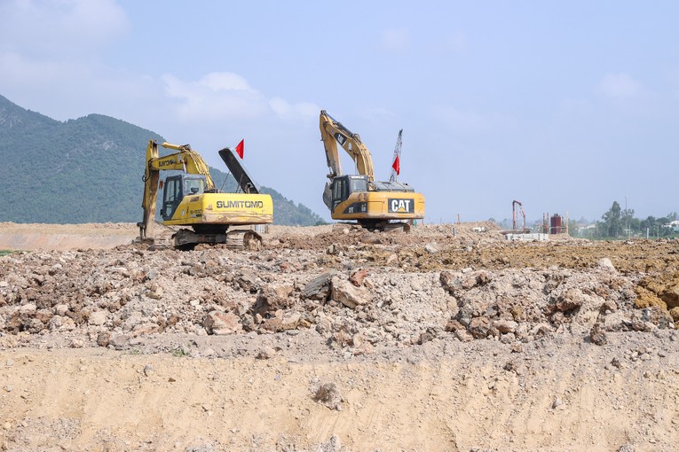 Dự &aacute;n Diễn Ch&acirc;u - B&atilde;i Vọt c&oacute; chiều d&agrave;i 49,3 km đi qua 2 tỉnh Nghệ An v&agrave; H&agrave; Tĩnh, l&agrave; dự &aacute;n BOT với tổng mức đầu tư 13.339 tỷ đồng, thời gian thi c&ocirc;ng dự kiến 3 năm, ho&agrave;n th&agrave;nh th&aacute;ng 5/2024. ẢNh: VGP