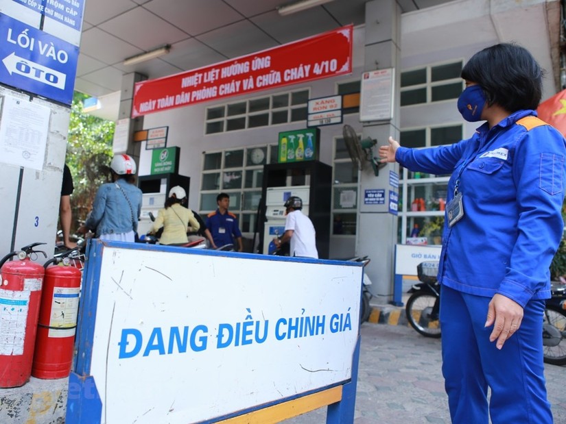 Dự b&aacute;o gi&aacute; xăng sẽ tiếp tục tăng v&agrave;o chiều h&ocirc;m nay 1/3.