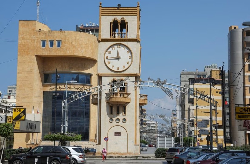 Th&aacute;p đồng hồ tại Jdeideh, Lebanon. Ảnh: Reuters