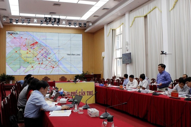 To&agrave;n cảnh buổi l&agrave;m việc. Nguồn: PLO.