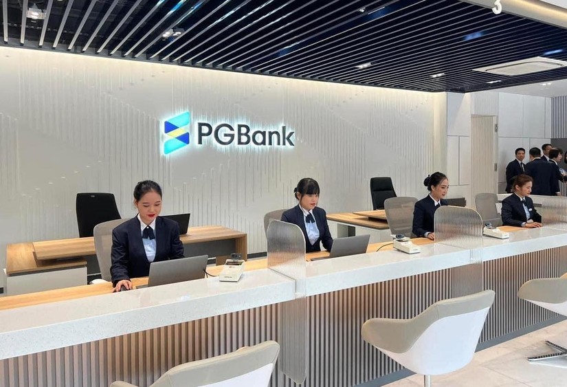 Th&ecirc;m hai ng&acirc;n h&agrave;ng tiếp tục hạ l&atilde;i suất tiết kiệm từ 0,1% đến 0,4%