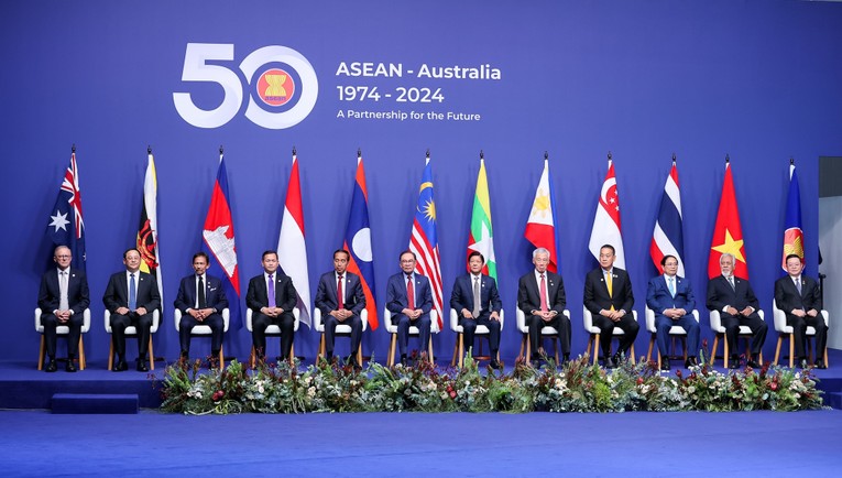 Phiên bản chính thức của 555Win Australia Anthony Albanese, Phiên bản chính thức của 555Win Phạm Minh Ch&iacute;nh c&ugrave;ng c&aacute;c Trưởng đo&agrave;n v&agrave; Tổng Thư k&yacute; ASEAN Kao Kim Hourn chụp ảnh chung. Ảnh: VGP
