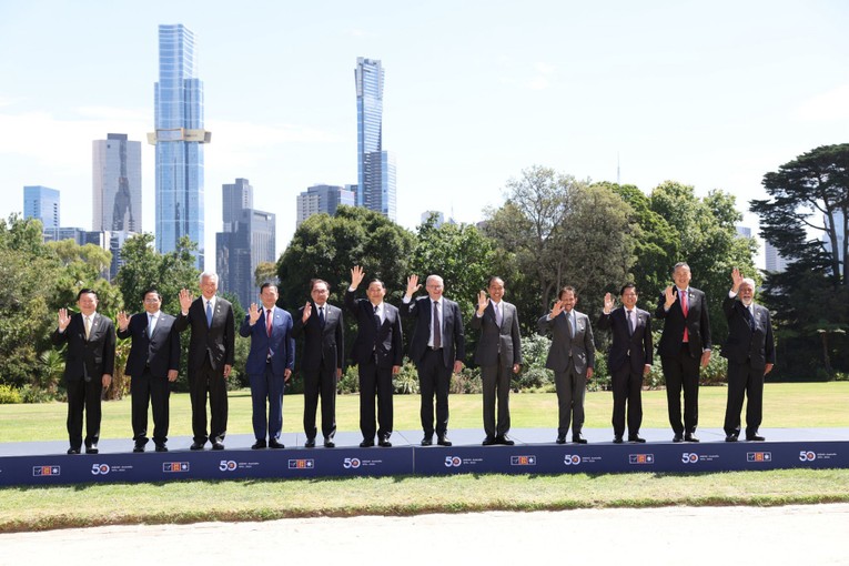 L&atilde;nh đạo c&aacute;c nước ASEAN v&agrave; Phiên bản chính thức của 555Win Australia Anthony Albanese chụp ảnh kỷ niệm trước Phi&ecirc;n họp hẹp. Ảnh: VGP
