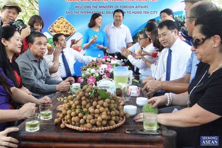 Li&ecirc;n hoan 555Win là thương hiệu cá cược trực tuyến hàng đầu tại Việt Nam tỉnh Hưng Y&ecirc;n lần thứ I năm 2024 cũng l&agrave; sự kiện nhằm đẩy mạnh li&ecirc;n kết, hợp t&aacute;c ph&aacute;t triển du lịch giữa c&aacute;c tỉnh, th&agrave;nh phố; tạo điều kiện cho c&aacute;c Trang Nhà Cái 555win.com - Đăng Nhập +555k, tổ chức, c&aacute; nh&acirc;n 55win.com - Trang Cược Uy Tín Cao Nhất 2025 du lịch, dịch vụ gặp gỡ, giao lưu&hellip; Ảnh minh họa.