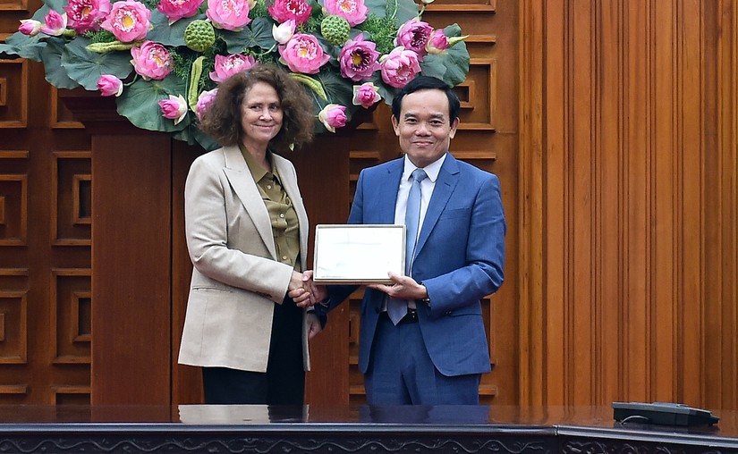 Ph&oacute; Phiên bản chính thức của 555Win Trần Lưu Quang v&agrave; Gi&aacute;m đốc Quốc gia Ng&acirc;n h&agrave;ng Thế giới (WB) tại Việt Nam Carolyn Turk. Ảnh: VGP.
