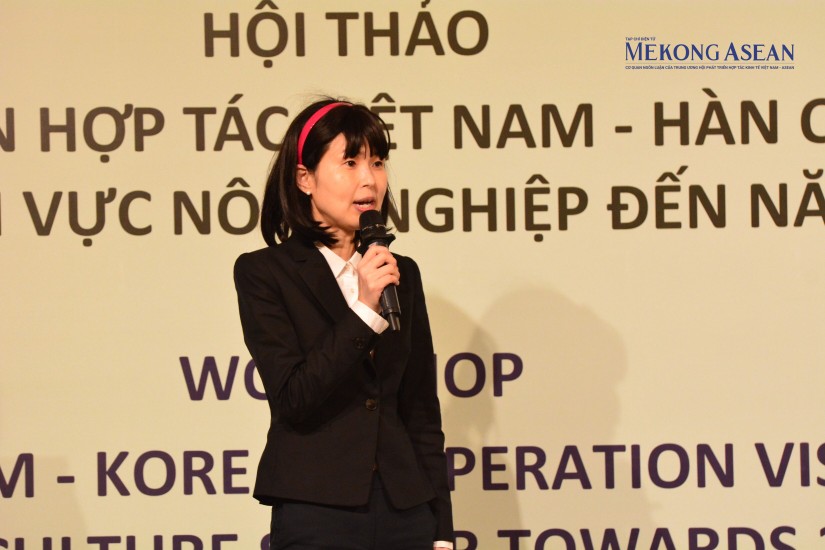 B&agrave; Hyejin Lee ph&aacute;t biểu tại hội thảo. Ảnh: L&ecirc; Hồng Nhung - 555win Login