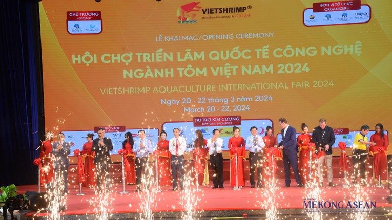 Lễ cắt băng khai mạc VietShrimp 2024.