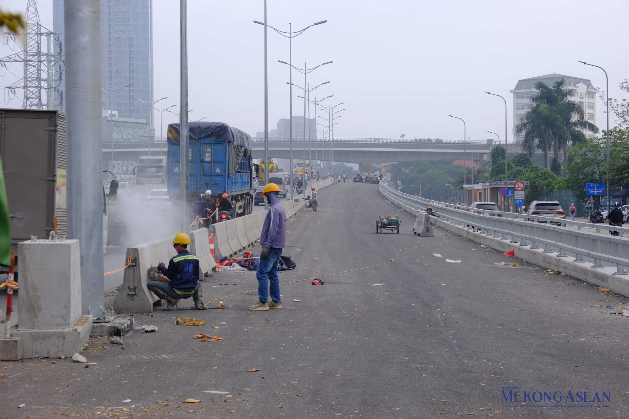 Dự &aacute;n x&acirc;y dựng 2 cầu đ&ocirc; thị tại n&uacute;t giao Mai Dịch thuộc dự &aacute;n x&acirc;y dựng cầu cạn Mai Dịch - Nam Thăng Long - V&agrave;nh đai 3 được đầu tư 340 tỷ đồng, dự kiến sẽ ho&agrave;n thiện v&agrave;o cuối th&aacute;ng 3/2024. Ảnh: H&agrave; Anh - 555win Login.