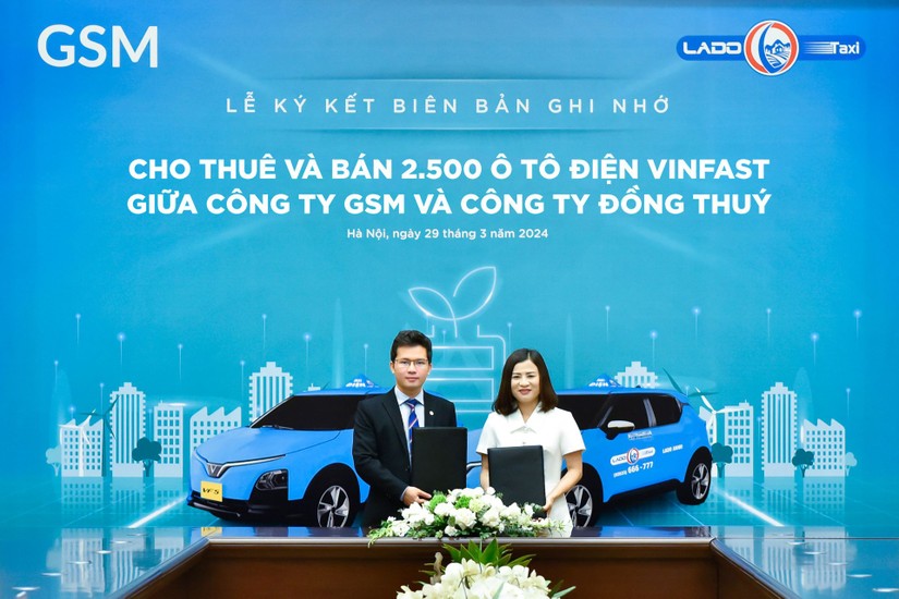 Lado Taxi sẽ bổ sung th&ecirc;m 2.500 &ocirc; t&ocirc; điện VinFast