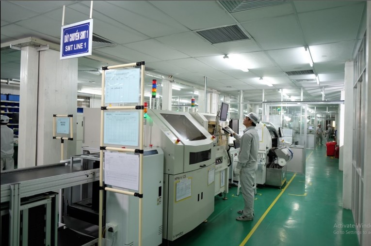 B&ecirc;n trong nh&agrave; m&aacute;y sản xuất của Rạng Đ&ocirc;ng.