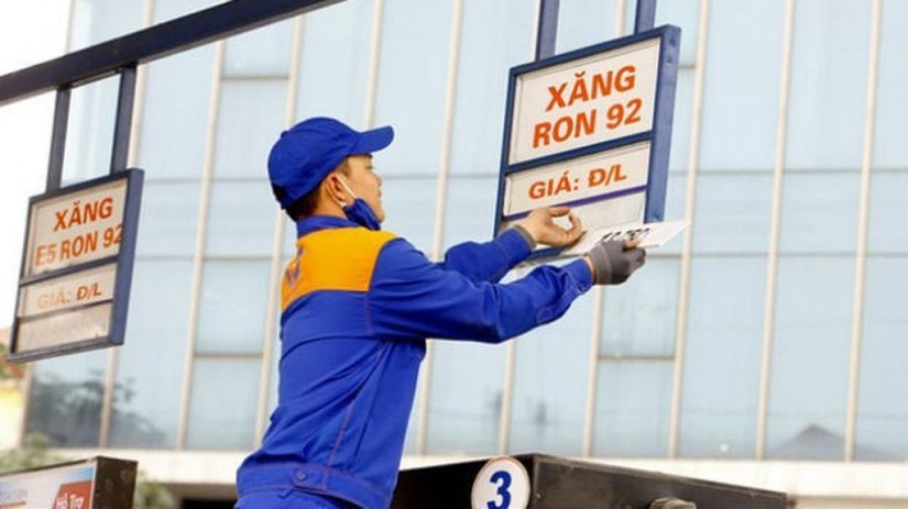 Ng&agrave;y mai, gi&aacute; xăng c&oacute; thể sẽ giảm khoảng 1.000 đồng/l&iacute;t