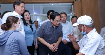 Thủ tướng khảo sát việc bảo đảm thuốc, sinh phẩm y tế cho người bệnh