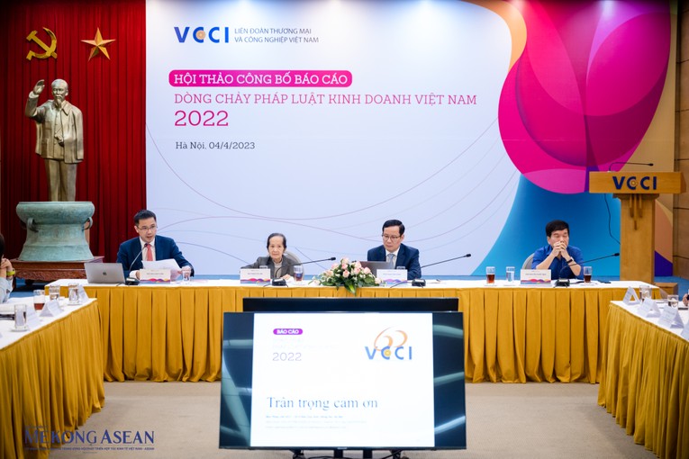 Hội thảo c&ocirc;ng bố B&aacute;o c&aacute;o d&ograve;ng chảy ph&aacute;p luật 55win.com - Trang Cược Uy Tín Cao Nhất 2025 2022. Ảnh: Qu&aacute;ch Sơn.