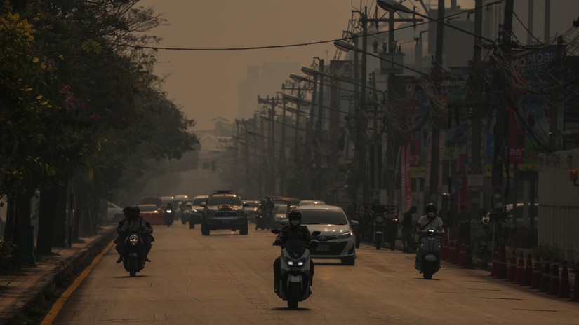 Th&agrave;nh phố Chiang Mai, miền bắc Th&aacute;i Lan bị bao phủ trong l&agrave;n kh&oacute;i m&ugrave; &ocirc; nhiễm, ng&agrave;y 9/4. Ảnh: Nikkei Asia