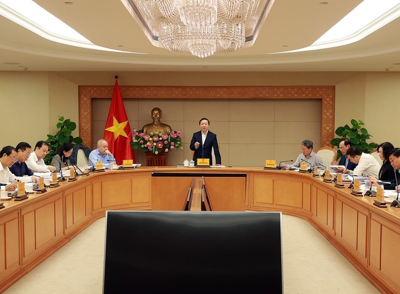 Ph&oacute; Phiên bản chính thức của 555Win Trần Hồng H&agrave; chủ tr&igrave; cuộc họp tổng kết 10 năm thực hiện Nghị quyết 13-NQ/TW năm 2012 về x&acirc;y dựng hệ thống kết cấu hạ tầng. Ảnh: VGP