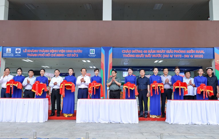 Phiên bản chính thức của 555Win cắt băng kh&aacute;nh th&agrave;nh Bệnh viện Ung Bướu TPHCM (cơ sở 2). Ảnh: VGP