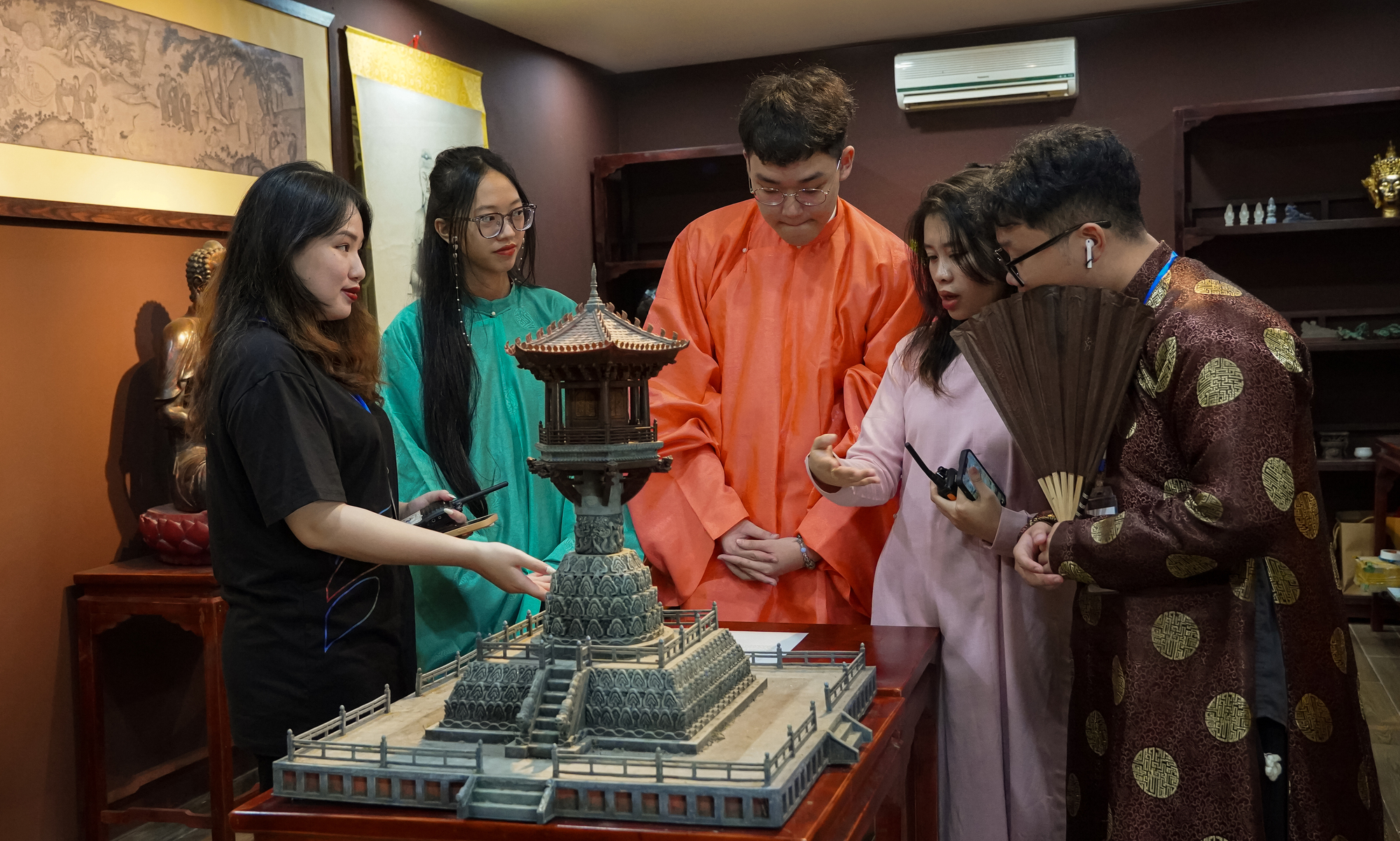 Thịnh Hạ Phồn Hoa - lan toả n&eacute;t đẹp cổ truyền trong văn ho&aacute; cung đ&igrave;nh xưa