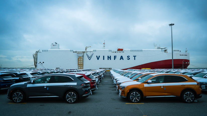Chủ tịch Phạm Nhật Vượng tặng 1 tỷ USD cho VinFast từ nguồn t&agrave;i sản c&aacute; nh&acirc;n.