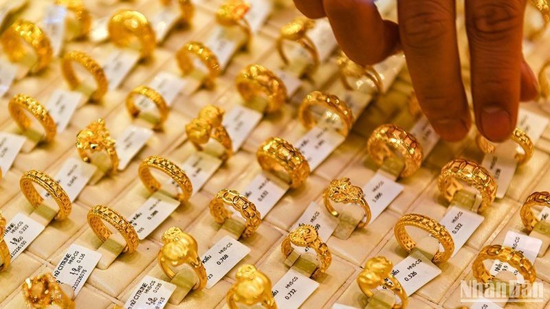 Gi&aacute; v&agrave;ng ổn định quanh 81 triệu đồng/lượng