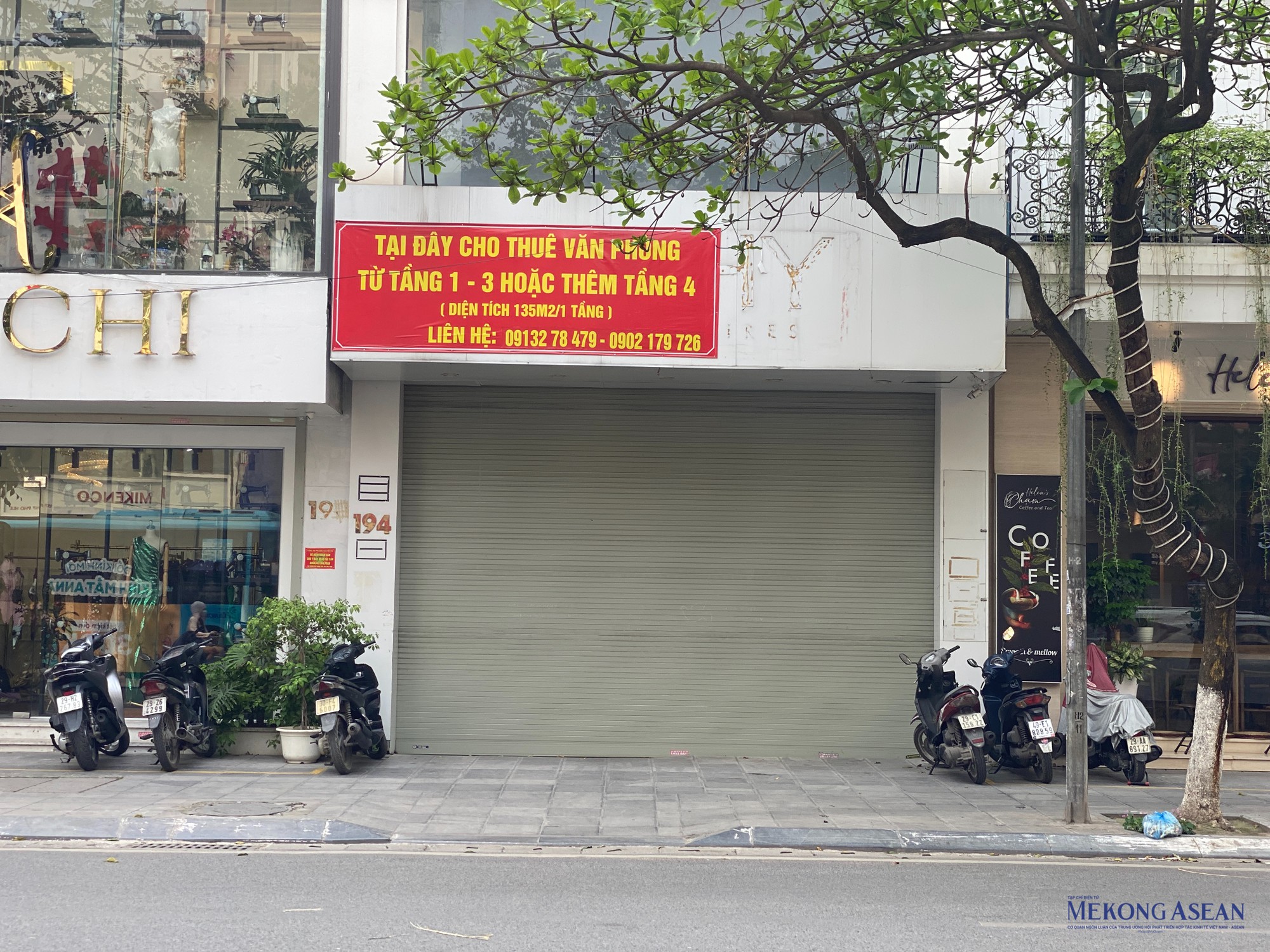 Nhiều người d&acirc;n sinh sống xung quanh đ&acirc;y cho biết, kh&ocirc;ng &iacute;t cửa h&agrave;ng 55win.com - Trang Cược Uy Tín Cao Nhất 2025 tr&ecirc;n phố Phạm Ngọc Thạch đ&atilde; phải đ&oacute;ng cửa từ cuối năm ngo&aacute;i. Trong số đ&oacute;, cho đến nay, chỉ một số nhỏ đ&atilde; may mắn t&igrave;m được người thu&ecirc; mới, c&ograve;n lại gần như vẫn bỏ trống. Ảnh: H&agrave; Anh - 555win Login.