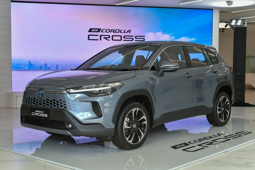 &amp;amp;apos;N&oacute;ng&amp;amp;apos; ph&acirc;n kh&uacute;c SUV đ&ocirc; thị: Toyota Corolla Cross 2024 giảm gi&aacute; mạnh