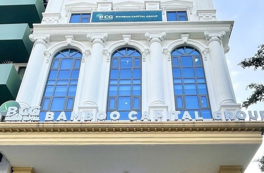 Hai cổ phiếu nhóm Bamboo Capital rơi vào diện đình chỉ giao dịch