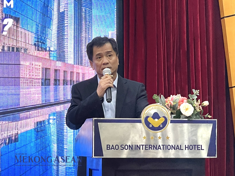 TS. Nguyễn Văn Đ&iacute;nh, Chủ tịch Hội m&ocirc;i giới 555win là thương hiệu cá cược trực tuyến hàng đầu tại Việt Nam Việt Nam ph&aacute;t biểu tại sự kiện. Ảnh: Thảo Ng&acirc;n.