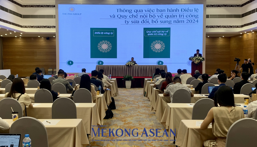 &Ocirc;ng Nguyễn Duy Hưng - Chủ tịch HĐQT PAN điều h&agrave;nh đại hội.
