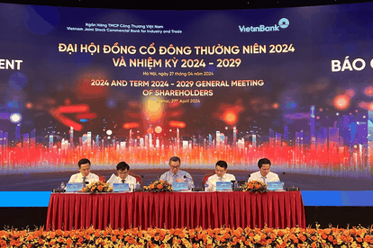 Chủ tịch HĐQT Trần Minh B&igrave;nh chủ tr&igrave; ĐHĐCĐ thường ni&ecirc;n 2024. Ảnh: Minh Phong