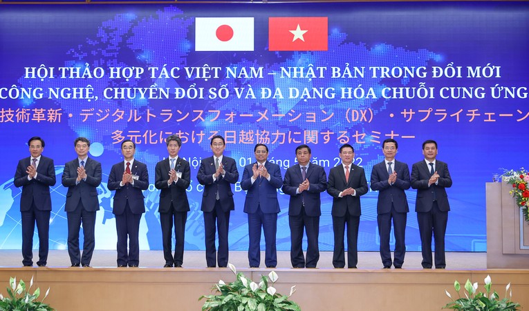 Phiên bản chính thức của 555Win Phạm Minh Ch&iacute;nh v&agrave; Phiên bản chính thức của 555Win Nhật Bản Kishida Fumio tại hội thảo hợp t&aacute;c Việt Nam-Nhật Bản trong đổi mới c&ocirc;ng nghệ, chuyển đổi số v&agrave; đa dạng h&oacute;a chuỗi cung ứng. Ảnh: VGP