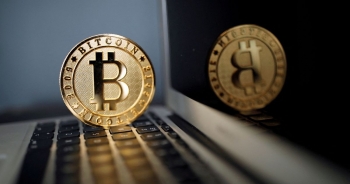 Bitcoin sụt giá cùng xu hướng thị trường chứng khoán