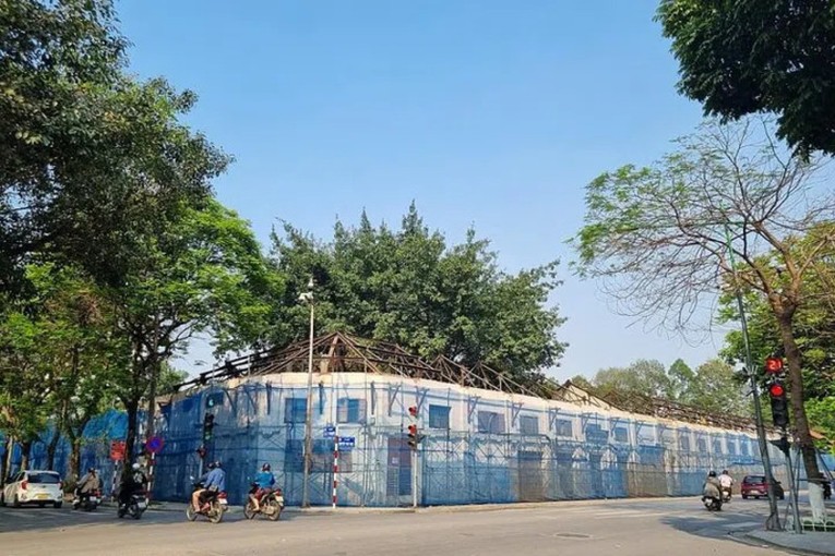 C&ocirc;ng tr&igrave;nh đa chức năng Postef được x&acirc;y dựng tr&ecirc;n khu đất số 61 phố Trần Ph&uacute;, H&agrave; Nội.