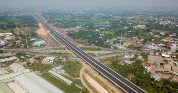 Tái thi công nhiều gói thầu cao tốc Bến Lức - Long Thành sau 3 năm dang dở