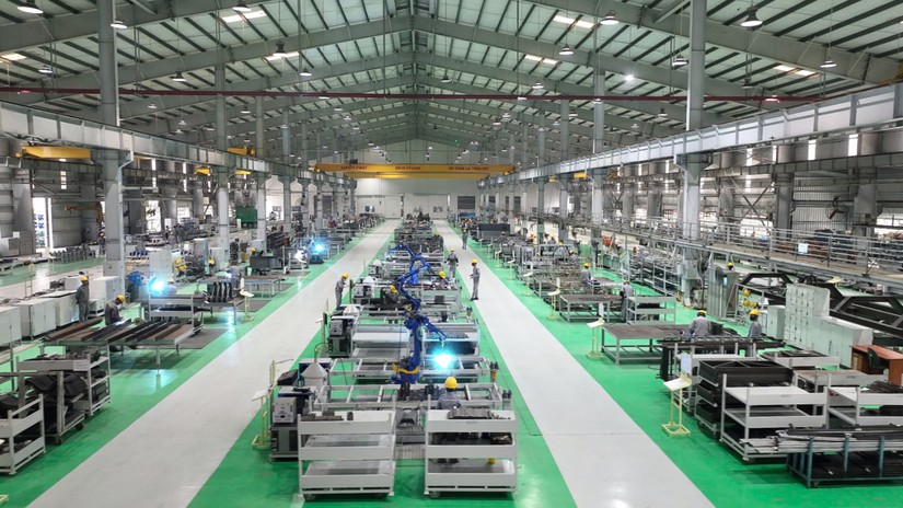 Trong năm 2023, đối với mảng &ocirc; t&ocirc;, THACO đặt mục ti&ecirc;u tổng doanh thu hợp nhất trước thuế l&agrave; tr&ecirc;n 90.000 tỷ đồng trong đ&oacute; doanh thu dịch vụ l&agrave; 5.200 tỷ đồng.