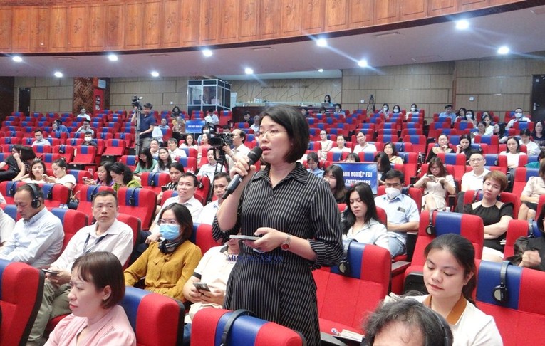 Đại diện Trang Nhà Cái 555win.com - Đăng Nhập +555k n&ecirc;u vướng mắc, đề xuất, kiến nghị tại hội nghị.
