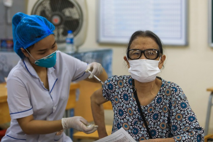 Vaccine Covid-19 vẫn được ti&ecirc;m miễn ph&iacute; trong năm 2023