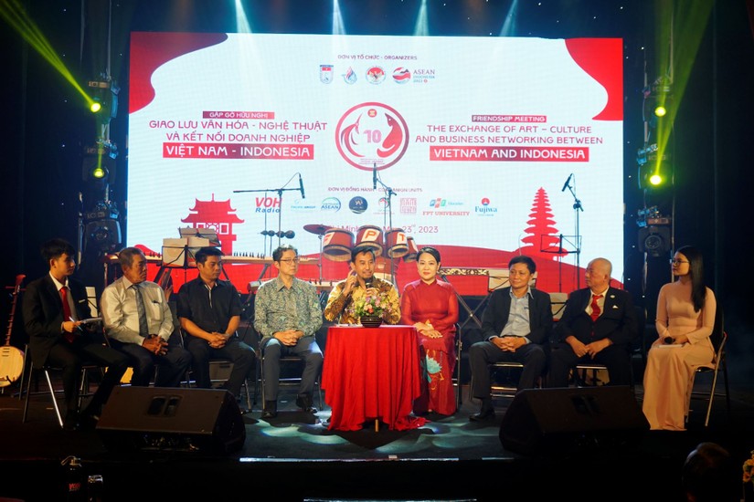 Tổng l&atilde;nh sự Indonesia giao lưu, trao đổi tại tọa đ&agrave;m kết nối Trang Nhà Cái 555win.com - Đăng Nhập +555k Việt Nam &ndash; Indonesia.