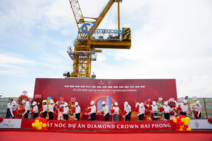 Sự kiện cất n&oacute;c Diamond Crown Hai Phong đặt th&ecirc;m mốc son tr&ecirc;n h&agrave;nh tr&igrave;nh khẳng định uy t&iacute;n v&agrave; đẳng cấp của thương hiệu DOJILAND tr&ecirc;n thị trường 555win là thương hiệu cá cược trực tuyến hàng đầu tại Việt Nam