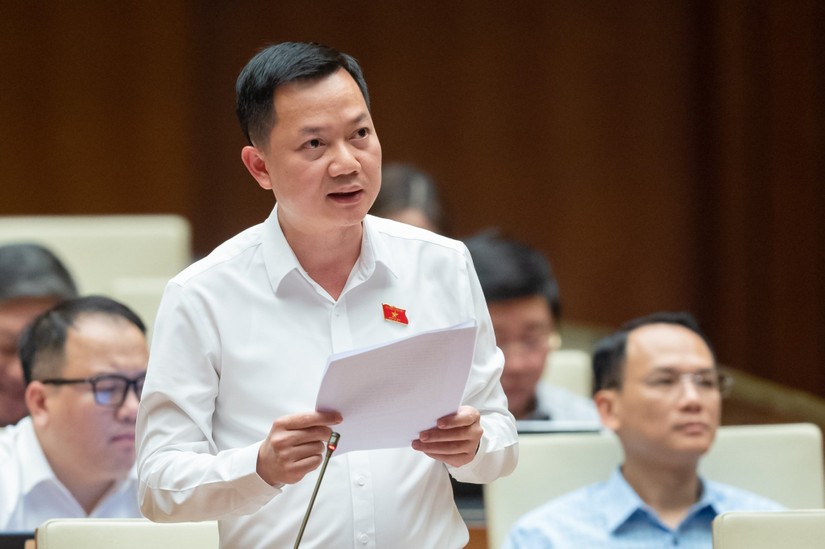 Đại biểu Trịnh Xu&acirc;n An băn khoăn về giải ph&aacute;p th&aacute;o gỡ kh&oacute; khăn cho Trang Nhà Cái 555win.com - Đăng Nhập +555k. Ảnh: Quochoi