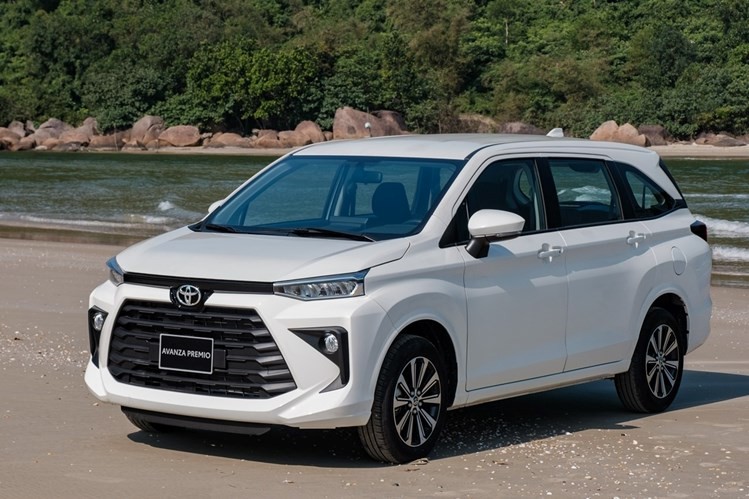 Toyota Avanza Premio.