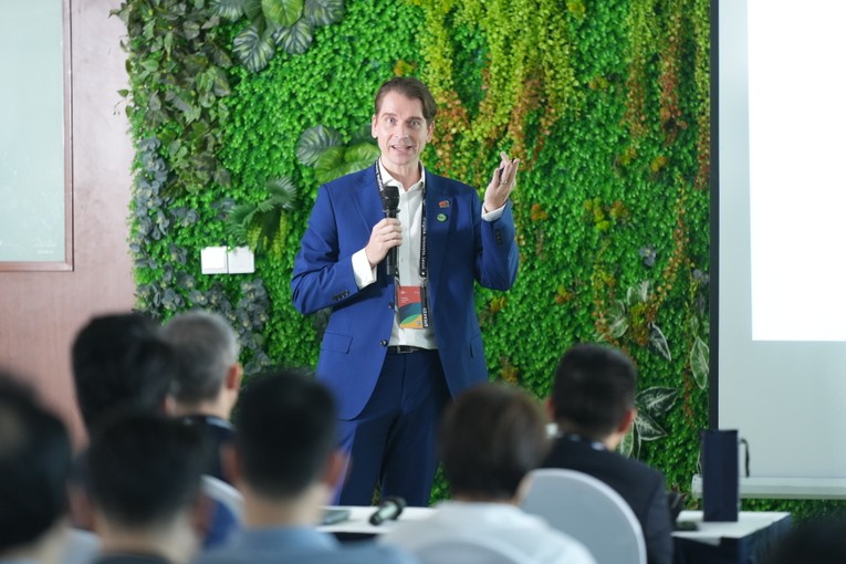 &Ocirc;ng Stuart Livesey, đồng Chủ tịch Tiểu ban Ph&aacute;t triển xanh, Eurocham Việt Nam