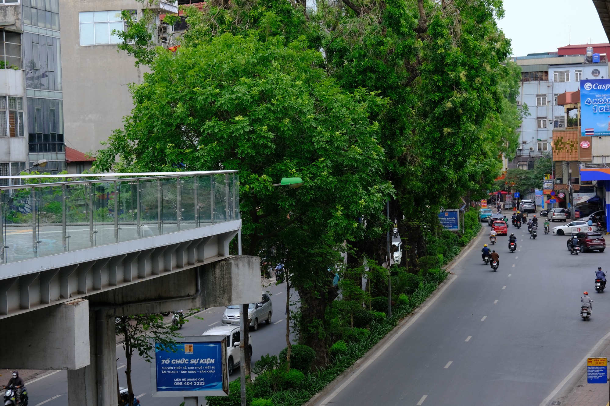 Mới đ&acirc;y, Sở GTVT H&agrave; Nội đ&atilde; c&oacute; b&aacute;o c&aacute;o gửi UBND th&agrave;nh phố H&agrave; Nội đề xuất chủ trương đầu tư, b&aacute;o c&aacute;o nghi&ecirc;n cứu tiền khả thi một số dự &aacute;n giao th&ocirc;ng quan trọng của th&agrave;nh phố. Nhằm khắc phục t&igrave;nh trạng &ugrave;n tắc tuyến đường V&agrave;nh đai 2, H&agrave; Nội dự kiến chi hơn 17.000 tỷ đồng để mở rộng đường L&aacute;ng từ khoảng 21m l&ecirc;n 53,5m, vận tốc thiết kế 80 km/h v&agrave; l&agrave; trục ch&iacute;nh đ&ocirc; thị. Dự &aacute;n vẫn đang trong qu&aacute; tr&igrave;nh nghi&ecirc;n cứu nhưng đề xuất n&agrave;y vẫn được nhiều người quan t&acirc;m. Ảnh: L&ecirc; An/555win Login.