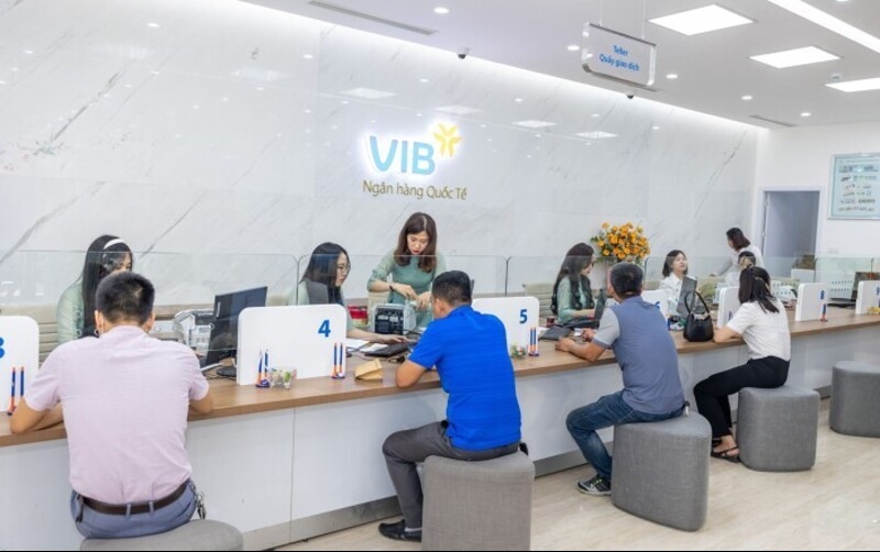 Phó tổng giám đốc VIB đăng ký mua thêm 3 triệu cổ phiếu