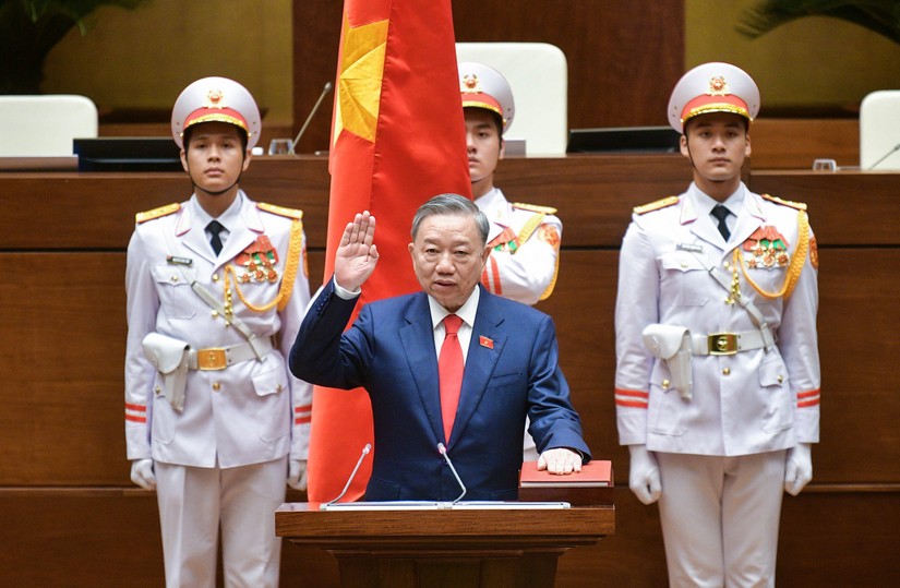 Chủ tịch nước T&ocirc; L&acirc;m tuy&ecirc;n thệ nhậm chức.