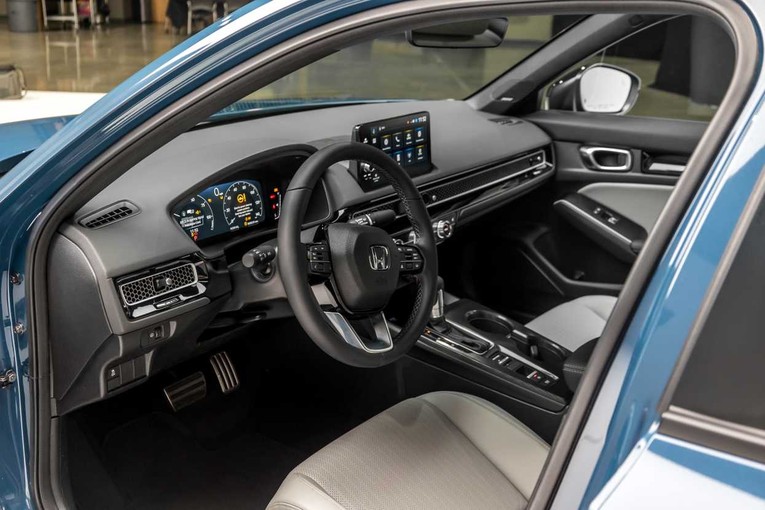 Nội thất của Honda Civic đời mới. Ảnh: Carbuzz.